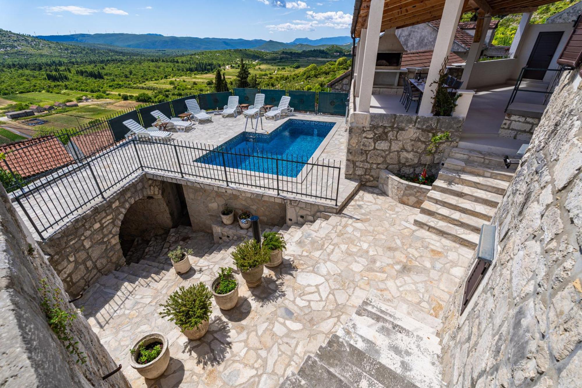 Private Pool Villa - Meditteranean Peace สลาโน ภายนอก รูปภาพ