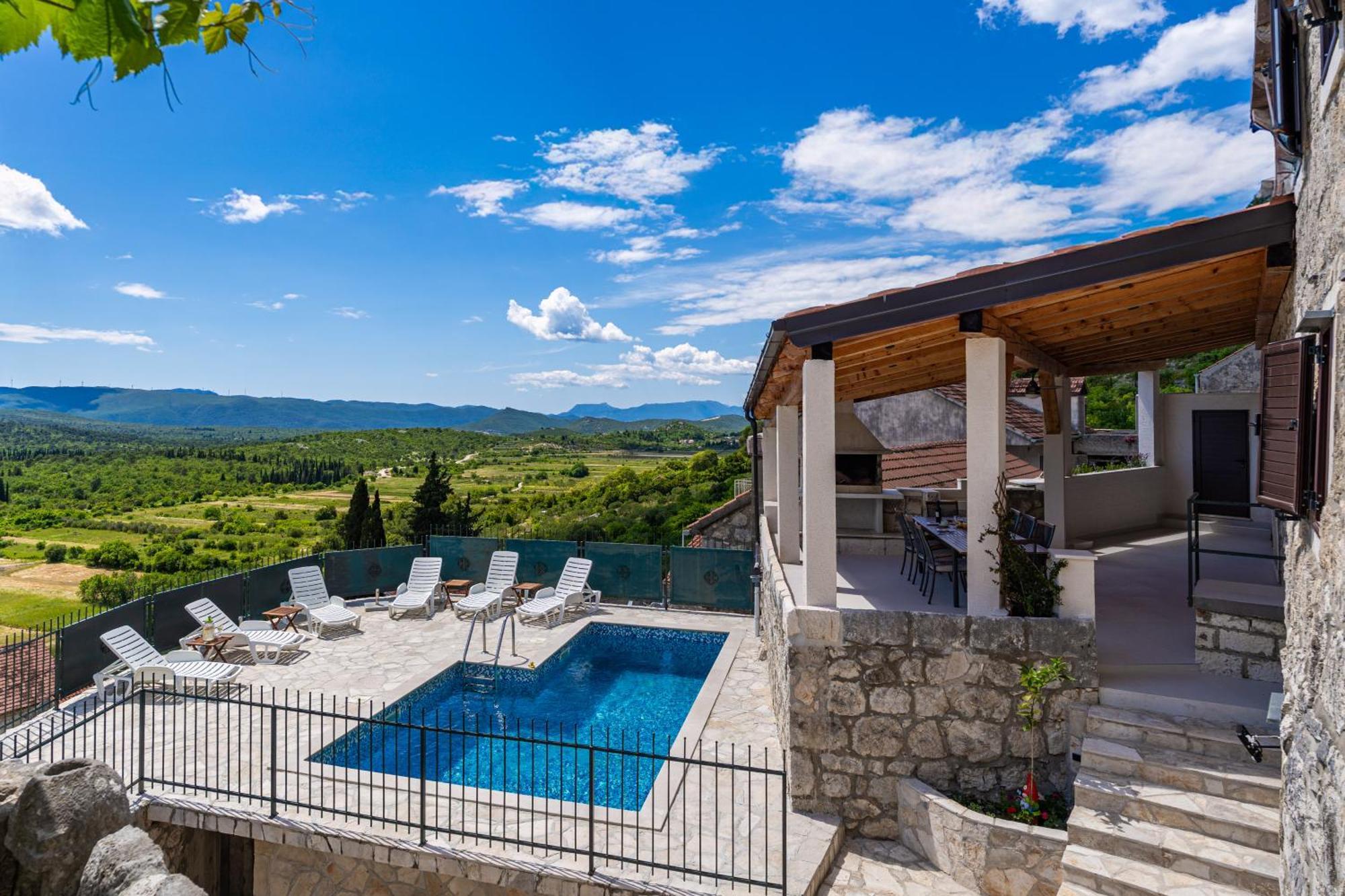 Private Pool Villa - Meditteranean Peace สลาโน ภายนอก รูปภาพ